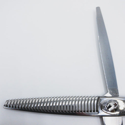 新品未使用【内海ウツミUTSUMI】SL24 メガネ シザー セニング 美容ハサミ すきばさみ 美容師 理容師 約20~25% 右利き 6インチ 中古 sc1798