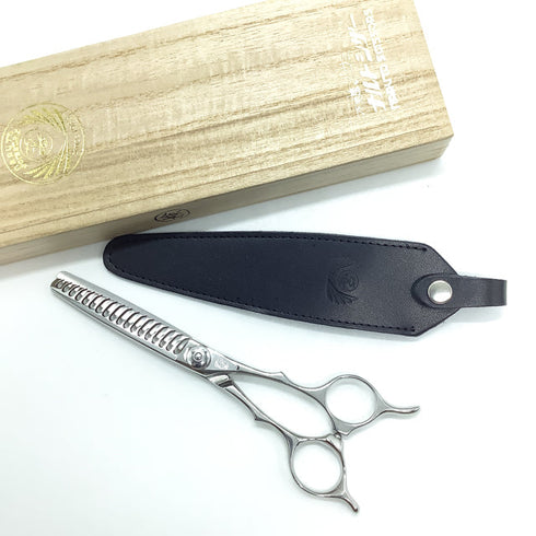 美品【ナルトシザーズ ナルトシザーNARUTO SCISSORS】五梳きクーパーライン メガネ シザー セニング 美容ハサミ すきばさみ 美容師 理容師 約60% 右利き 6インチ 中古 sc2446