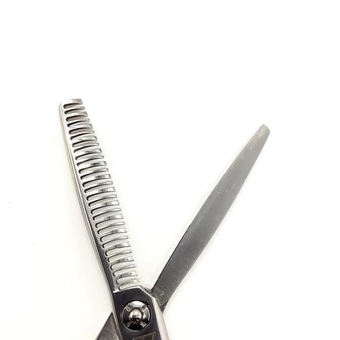 【喜田アイディアKITA】KSS 60-28B メガネ シザー セニング 美容ハサミ すきばさみ 美容師 理容師 約25~27% 右利き 6インチ 中古 sc2475