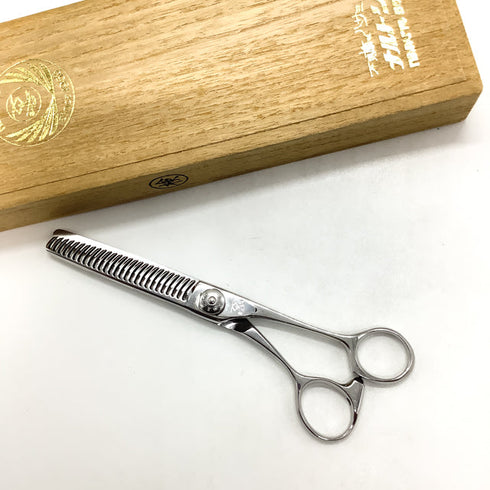 【ナルトシザーズ ナルトシザーNARUTO SCISSORS】二梳きラムネS27 オフセット シザー セニング 美容ハサミ すきばさみ 美容師 理容師 約15~20% 右利き 5.8インチ 中古 sc2517