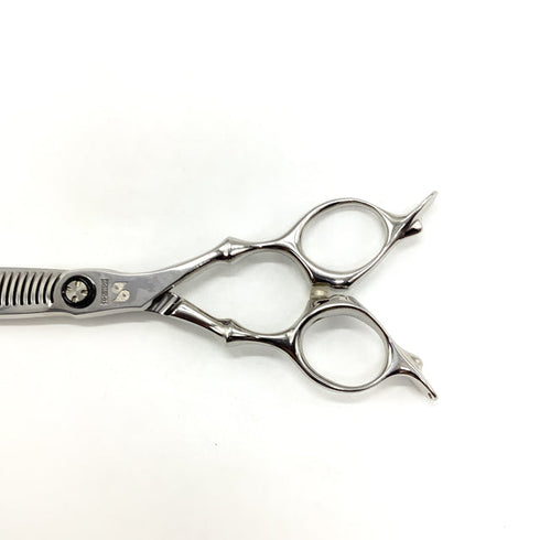 美品【トギノンTOGINON】ネオクイーンR28 5.8 model3 新型 NEO QUEEN メガネ シザー セニング 美容ハサミ すきばさみ 美容師 理容師 約20% 右利き 5.8インチ 中古 sc2520