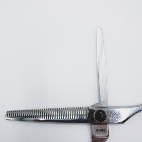 【ヒカリシザーズHIKARI光シザーHIKARI SCISSORS】T-37 メガネ シザー セニング 美容ハサミ すきばさみ 美容師 理容師 約25% 右利き 5.7インチ 中古 sc253