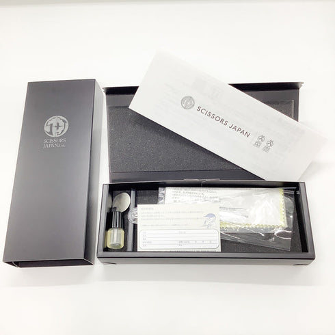 新品未使用【シザーズジャパンSCISSORS JAPAN】QVHR70i17N 800R刃線 シザー オフセット 理容 美容ハサミ 美容師 理容師 右利き 7インチ 中古 sc2627