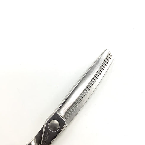 【シザーズジャパンSCISSORS JAPAN】QF25%29i15Y FLOR メガネ シザー セニング 美容ハサミ すきばさみ 美容師 理容師 約20~30% 右利き 6インチ 中古 sc2629