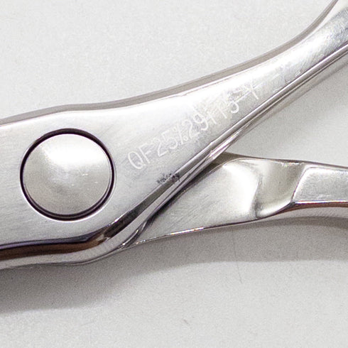 【シザーズジャパンSCISSORS JAPAN】QF25%29i15Y FLOR メガネ シザー セニング 美容ハサミ すきばさみ 美容師 理容師 約20~30% 右利き 6インチ 中古 sc2629