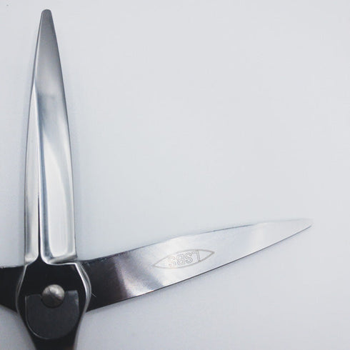 新品同様【シザーズジャパンSCISSORS JAPAN】S オーバル LSBS加工 シザー ドライカット 美容ハサミ 美容師5.5インチ 中古 sc263