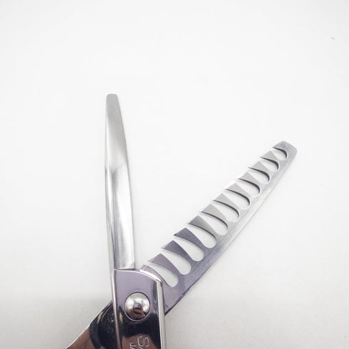 【三和技研SANWA SGK】MCS-T11 メガネ シザー セニング 美容ハサミ すきばさみ 美容師 理容師 約40% 右利き 6インチ 中古 sc2652