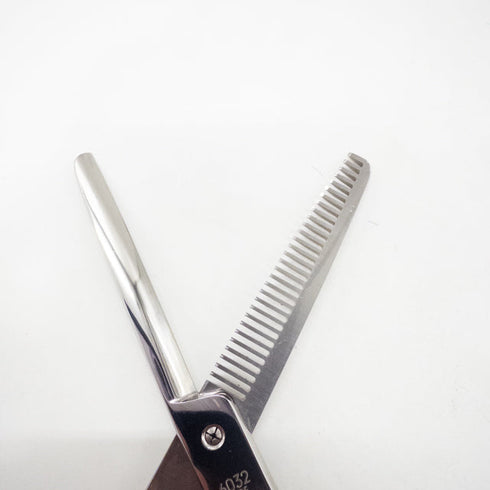 美品【ヒカリシザーズHIKARI光シザーHIKARI SCISSORS】6032 オフセット シザー セニング 美容ハサミ すきばさみ 美容師 理容師 約40% 右利き 6インチ 中古 sc2661