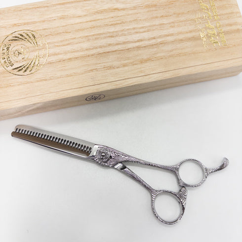 【ナルトシザーズ ナルトシザーNARUTO SCISSORS】二梳きヘネシースケルトー木目 オフセット シザー セニング 美容ハサミ すきばさみ 美容師 理容師 約10% 右利き 5.8インチ 中古 sc2682