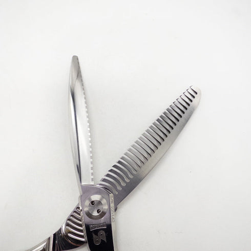 【トギノンTOGINON】DYNA SAURUS ダイナザウルス リバース6.1 メガネ シザー セニング 美容ハサミ すきばさみ 美容師 理容師 約70% 右利き 6.1インチ 中古 sc2686