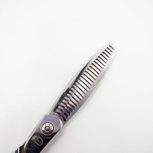 【トギノンTOGINON】DYNA SAURUS ダイナザウルス リバース6.1 メガネ シザー セニング 美容ハサミ すきばさみ 美容師 理容師 約70% 右利き 6.1インチ 中古 sc2686