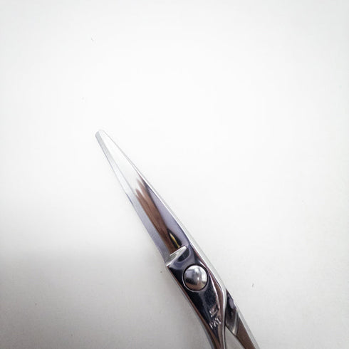 【ナルトシザーズ ナルトシザーNARUTO SCISSORS】ヘネシーS シザー オフセット 理容 美容ハサミ 美容師 理容師 左利き 5.5インチ 中古 sc2702