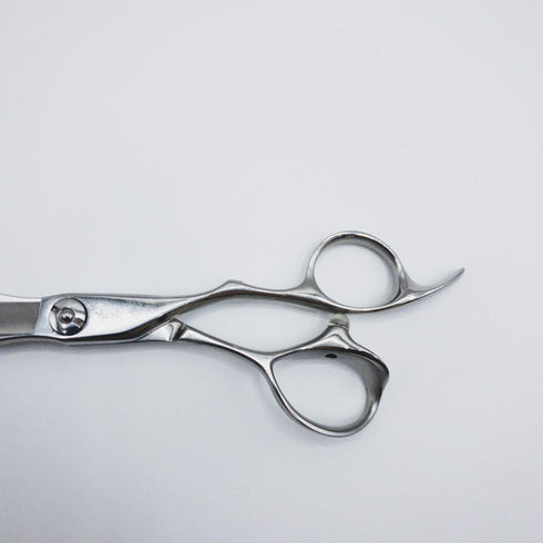 【フライングシザーズFLYING SCISSORS】クサナギ草薙 シザー オフセット 理容 美容ハサミ 美容師 理容師 右利き 6インチ 中古 sc275