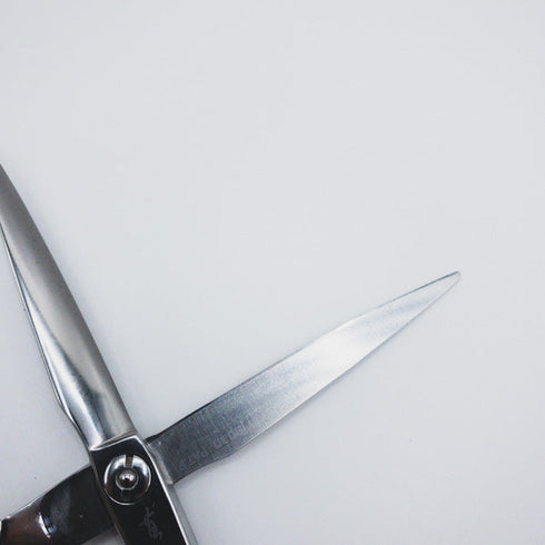 【フライングシザーズFLYING SCISSORS】クサナギ草薙 シザー オフセット 理容 美容ハサミ 美容師 理容師 右利き 6インチ 中古 sc275