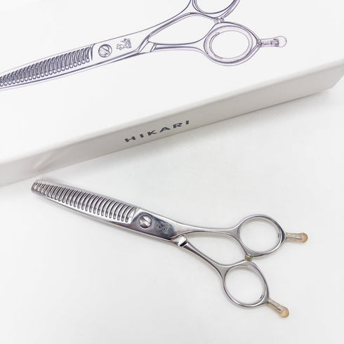 美品【ヒカリシザーズHIKARI光シザーHIKARI SCISSORS】Lucisルーキス 745 メガネ シザー セニング 美容ハサミ すきばさみ 美容師 理容師 約20% 右利き 6インチ 中古 sc2768