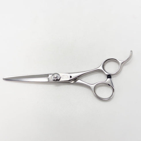 【菊水kikusui】ULTIMA 1/2 5.5 シザー オフセット 理容 美容ハサミ 美容師 理容師 右利き 5.5インチ 中古 sc2848