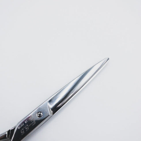 【ヒカリシザーズHIKARI光シザーHIKARI SCISSORS】E-5.5 シザー メガネ 理容 美容ハサミ 美容師 理容師 右利き 5.5インチ 中古 sc292
