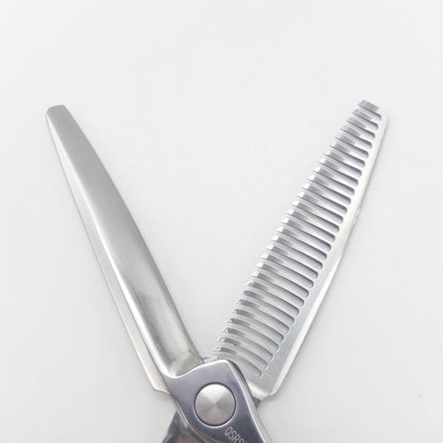 【シザーズジャパンSCISSORS JAPAN】QSRS25%29i18Y メガネ シザー セニング 美容ハサミ すきばさみ 美容師 理容師 約20~25% 右利き 5.8インチ 中古 sc3037