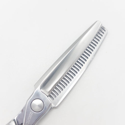 【シザーズジャパンSCISSORS JAPAN】QSRS25%29i18Y メガネ シザー セニング 美容ハサミ すきばさみ 美容師 理容師 約20~25% 右利き 5.8インチ 中古 sc3037