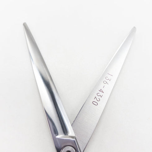 【ヒカリシザーズHIKARI光シザーHIKARI SCISSORS】E-6 シザー オフセット 理容 美容ハサミ 美容師 理容師 右利き 6.2インチ 中古 sc3083