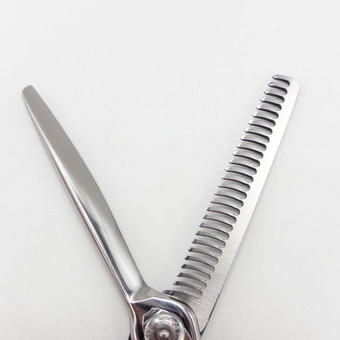 【ナルトシザーズ ナルトシザーNARUTO SCISSORS】RK三梳きヘネシーイタリックB27 オフセット シザー セニング 美容ハサミ すきばさみ 美容師 理容師 約25〜30% 右利き 6.2インチ 中古 sc3156