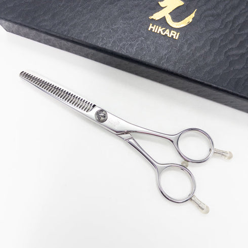 【ヒカリシザーズHIKARI光シザーHIKARI SCISSORS】T-30 メガネ シザー セニング 美容ハサミ すきばさみ 美容師 理容師 約30~35% 右利き 5.7インチ 中古 sc3265