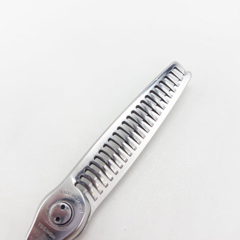 【トギノンTOGINON】PREMIUM TWIN5.8プレミアムクイーン ツイン メガネ シザー セニング 美容ハサミ すきばさみ 美容師 理容師 約35% 右利き 5.8インチ 中古 sc3394