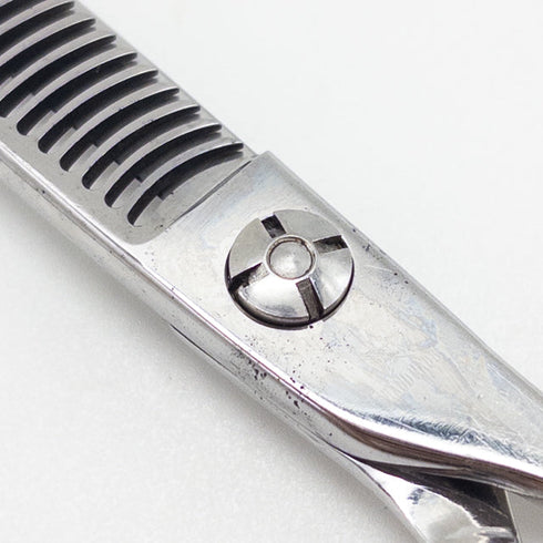 【シザーズジャパンSCISSORS JAPAN】Jf30i01 J-FLOR オフセット シザー セニング 美容ハサミ すきばさみ 美容師 理容師 約10% 右利き 6インチ 中古 sc3447