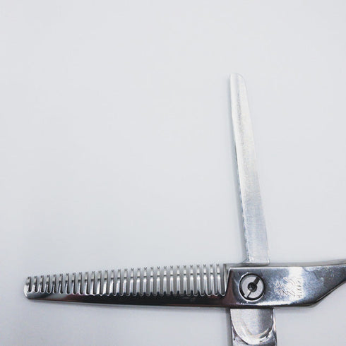 【ヒカリシザーズHIKARI光シザーHIKARI SCISSORS】6032 オフセット シザー セニング 美容ハサミ すきばさみ 美容師 理容師 約40% 右利き 6インチ 中古 sc345