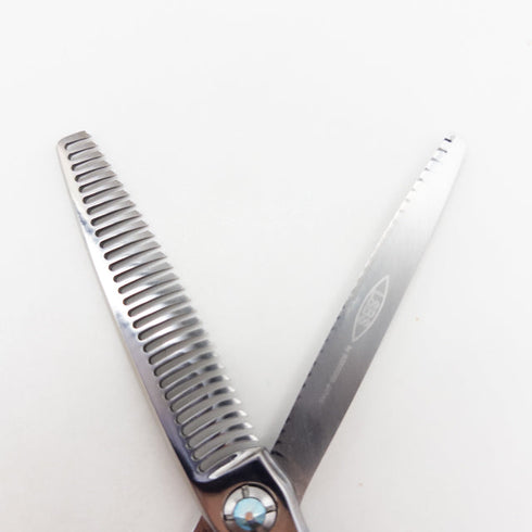 【シザーズジャパンSCISSORS JAPAN】QV FLOR QVF25%29i18Y メガネ シザー セニング 美容ハサミ すきばさみ 美容師 理容師 約20~30% 右利き 6インチ 中古 sc3453