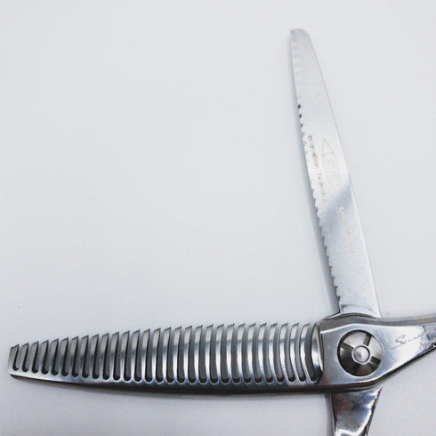 【シザーズジャパンSCISSORS JAPAN】QF25%29i18 Y LSBS加工 メガネ シザー セニング 美容ハサミ すきばさみ 美容師 理容師 約25% 右利き 6インチ 中古 sc354