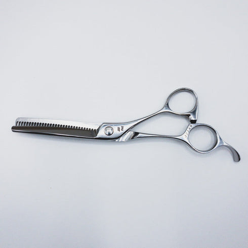 【ナルトシザーズ ナルトシザーNARUTO SCISSORS】二梳きヘネシーラムールS31 オフセット シザー セニング 美容ハサミ すきばさみ 美容師 理容師 約20~25% 右利き 5.8インチ 中古 sc357