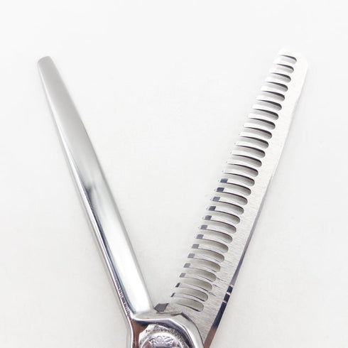 【ナルトシザーズ ナルトシザーNARUTO SCISSORS】三梳きスラストゆうB27 オフセット シザー セニング 美容ハサミ すきばさみ 美容師 理容師 約25~30% 右利き 6インチ 中古 sc3577
