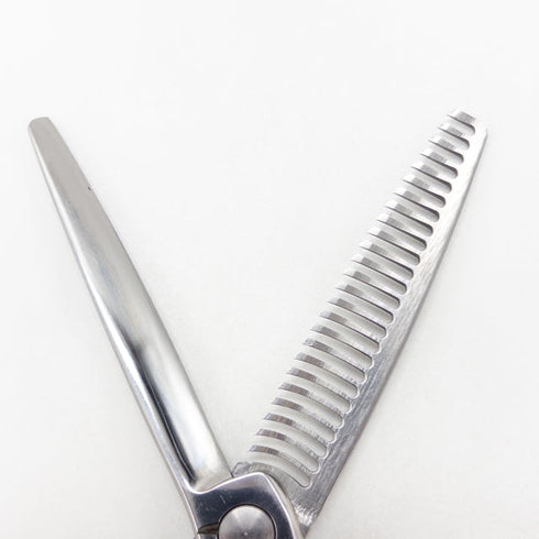 【シザーズジャパンSCISSORS JAPAN】Qs FLOR QSF20%25i02Y メガネ シザー セニング 美容ハサミ すきばさみ 美容師 理容師 約20% 右利き 5.5インチ 中古 sc3633