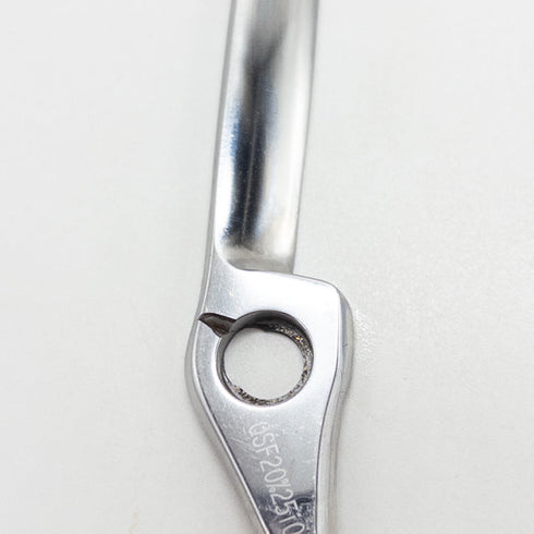 【シザーズジャパンSCISSORS JAPAN】Qs FLOR QSF20%25i02Y メガネ シザー セニング 美容ハサミ すきばさみ 美容師 理容師 約20% 右利き 5.5インチ 中古 sc3633