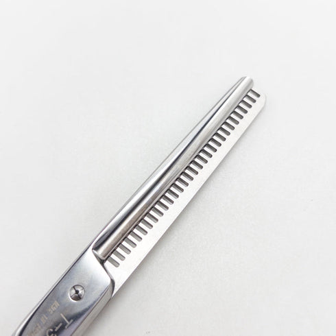 【ヒカリシザーズHIKARI光シザーHIKARI SCISSORS】T-30 メガネ シザー セニング 美容ハサミ すきばさみ 美容師 理容師 約30~35% 右利き 5.7インチ 中古 sc3636