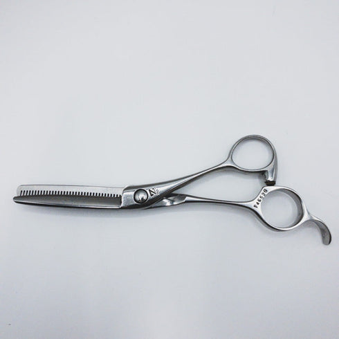 【ナルトシザーズ ナルトシザーNARUTO SCISSORS】デザインカット ヘネシーSⅡ オフセット シザー セニング 美容ハサミ すきばさみ 美容師 理容師 約45% 右利き 5.8インチ 中古 sc366