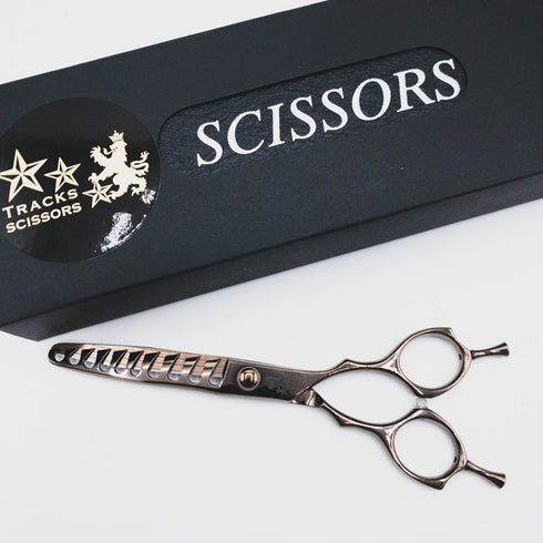 美品【トラックスシザーズ トラックスシザーTRACKS SCISSORS】PERM10 メガネ シザー セニング 美容ハサミ すきばさみ 美容師 理容師 約15~25% 右利き 6インチ 中古 sc395