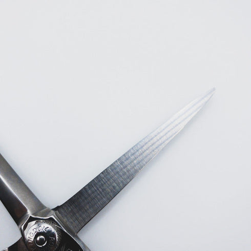 【ナルトシザーズ ナルトシザーNARUTO SCISSORS】ルシエールLucier シザー オフセット 理容 美容ハサミ 美容師 理容師 右利き 6.3インチ 中古 sc427