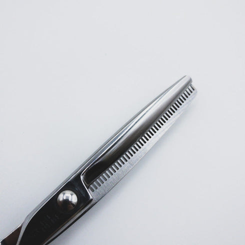 【シザーズジャパンSCISSORS JAPAN】firm rock sonic40 オフセット シザー セニング 美容ハサミ すきばさみ 美容師 理容師 約10~20% 右利き 6.2インチ 中古 sc434