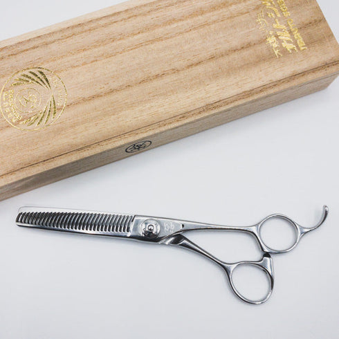 美品【ナルトシザーズ ナルトシザーNARUTO SCISSORS】二梳きラムネS31 オフセット シザー セニング 美容ハサミ すきばさみ 美容師 理容師 約20~25% 右利き 5.8インチ 中古 sc442