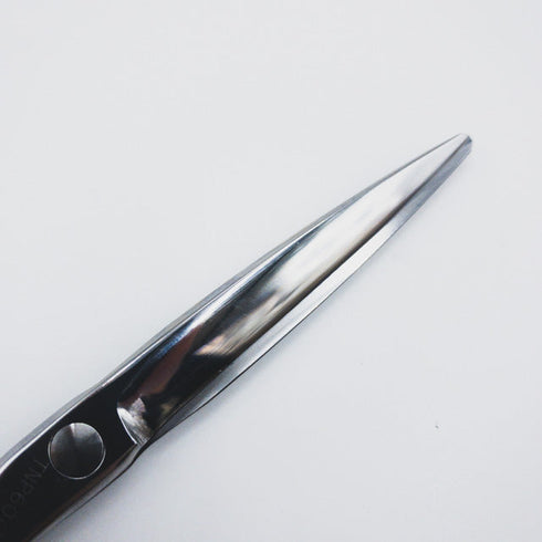 美品【シザーズジャパンSCISSORS JAPAN】TNP60i17 シザー オフセット 理容 美容ハサミ 美容師 理容師 右利き 6.1インチ 中古 sc467