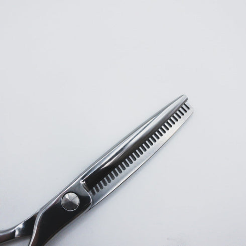 【シザーズジャパンSCISSORS JAPAN】TF25%29i15 Y メガネ シザー セニング 美容ハサミ すきばさみ 美容師 理容師 約25% 右利き 6インチ 中古 sc473