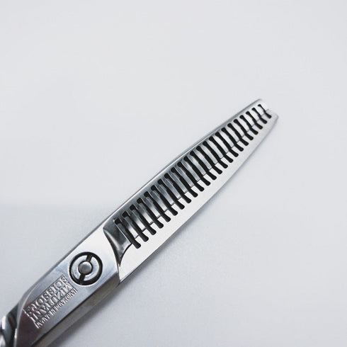 美品【ミズタニシザーズ ミズタニシザーMIZUTANI SCISSORS】Z DUAL ZD-4デュアル オフセット シザー セニング 美容ハサミ すきばさみ 美容師 理容師 約15% 右利き 6インチ 中古 sc628