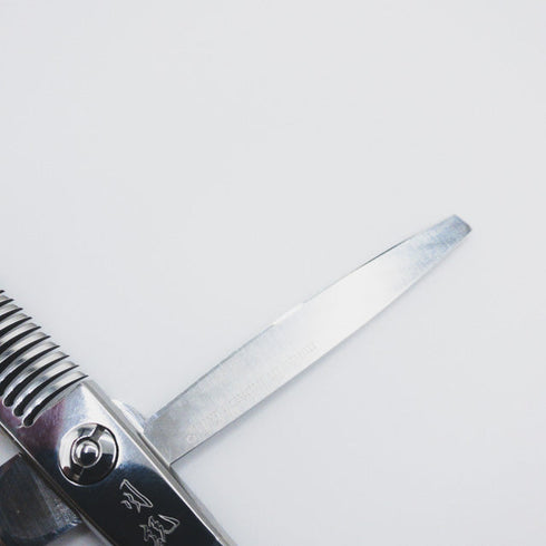 【フライングシザーズFLYING SCISSORS】TS-28月読ツクヨミ オフセット シザー セニング 美容ハサミ すきばさみ 美容師 理容師 約20~30% 右利き 6インチ 中古 sc64