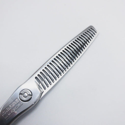 【ミズタニシザーズ ミズタニシザーMIZUTANI SCISSORS】CROSSOVER 225 USUBAウスバ逆刃 オフセット シザー セニング 美容ハサミ すきばさみ 美容師 理容師 約20~25% 右利き 5.8インチ 中古 sc648