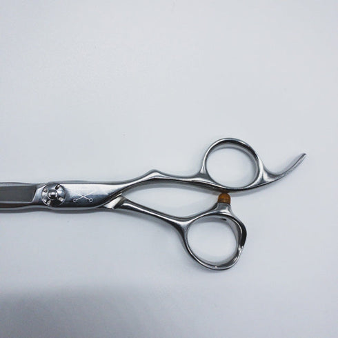 【プリマードPRIMERD】PARUKE・W 5.5 シザー オフセット 理容 美容ハサミ 美容師 理容師 右利き 5.75インチ 中古 sc650