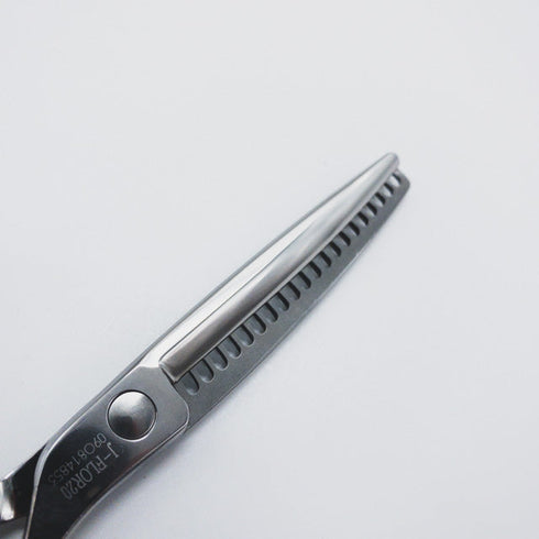 【シザーズジャパンSCISSORS JAPAN】J-FLOR20 オフセット シザー セニング 美容ハサミ すきばさみ 美容師 理容師 約10~20% 右利き 6インチ 中古 sc663