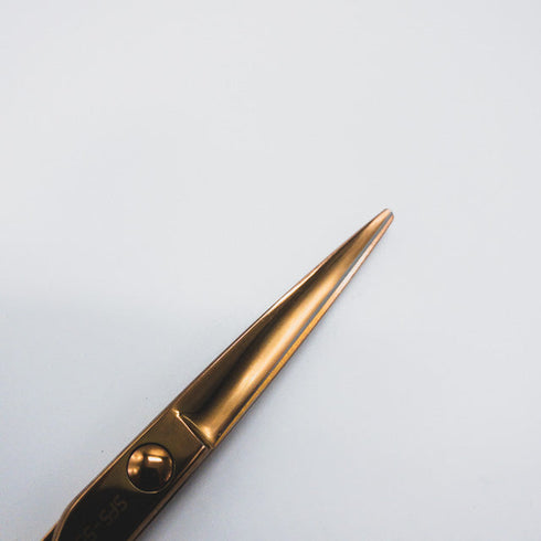 【マユミシザーMAYUMI】SFS-55 シザー オフセット 理容 美容ハサミ 美容師 理容師 右利き 5.5インチ 中古 sc695