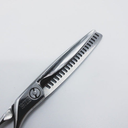 【ミズタニシザーズ ミズタニシザーMIZUTANI SCISSORS】Acroleaf WIDE K-15アクロリーフワイド オフセット シザー セニング 美容ハサミ すきばさみ 美容師 理容師 約5~15% 右利き 5.8インチ 中古 sc708